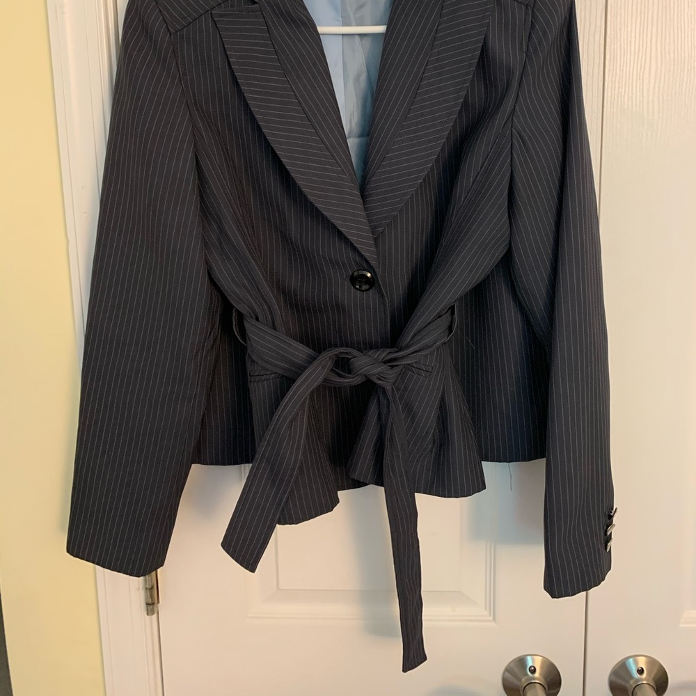 Three piece suit - Picture 10 of 10